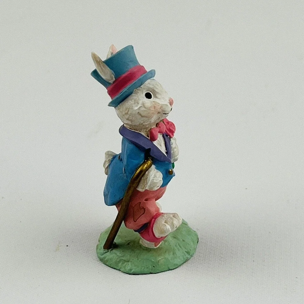 Cottontail Lane‎ Courting Bunny Figurine Resin Blue Top Hat Cane Rose Bouquet
